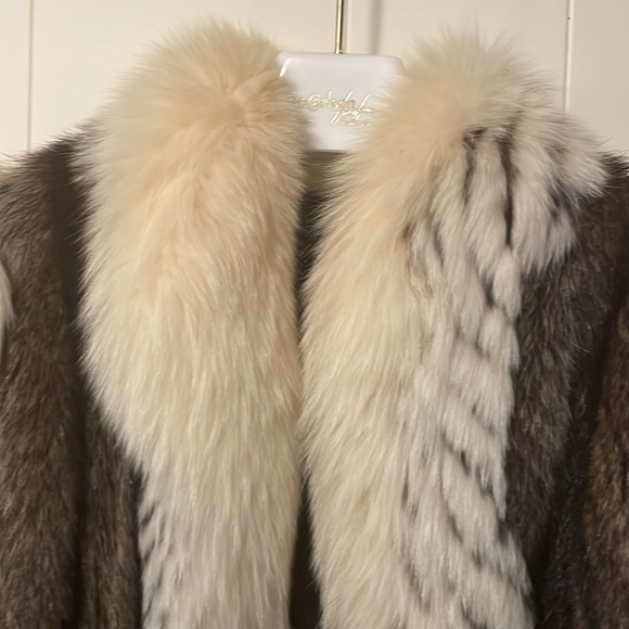 🍾HP🍾Furs by Michael From Worcester, Mass Fox Fur Coat Mint Condition & Bag - Picture 2 of 16